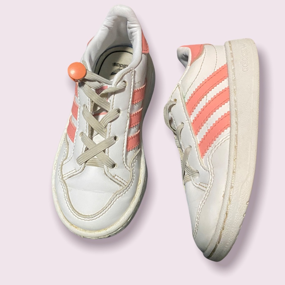 Girls Adidas Team Court white & pink  size 8K